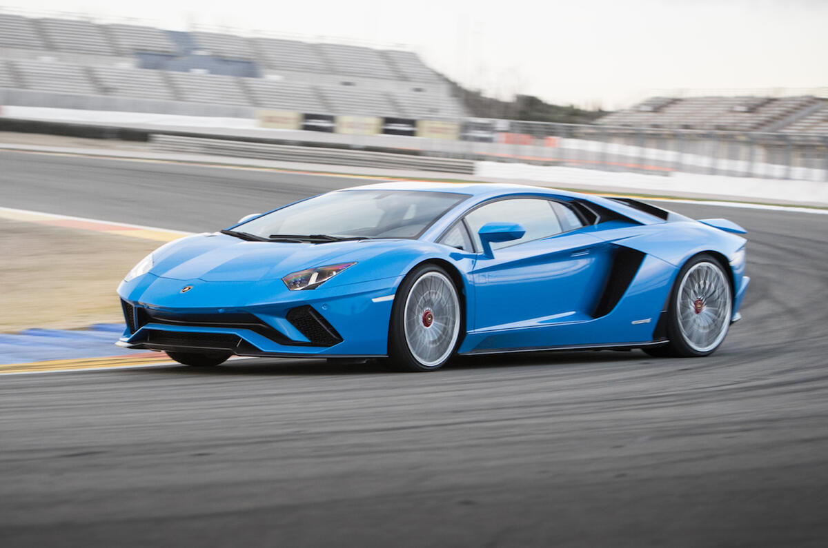 2017 Lamborghini Aventador S review